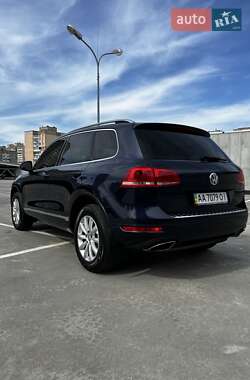Внедорожник / Кроссовер Volkswagen Touareg 2012 в 