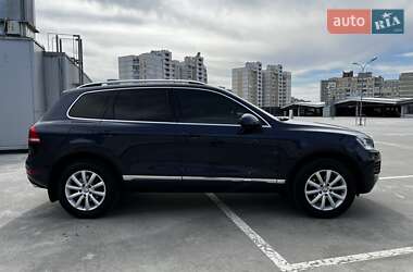 Внедорожник / Кроссовер Volkswagen Touareg 2012 в 