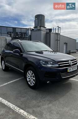 Внедорожник / Кроссовер Volkswagen Touareg 2012 в 