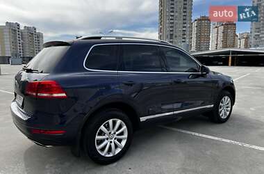 Внедорожник / Кроссовер Volkswagen Touareg 2012 в 