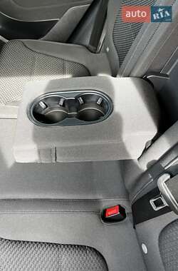 Внедорожник / Кроссовер Volkswagen Touareg 2012 в 