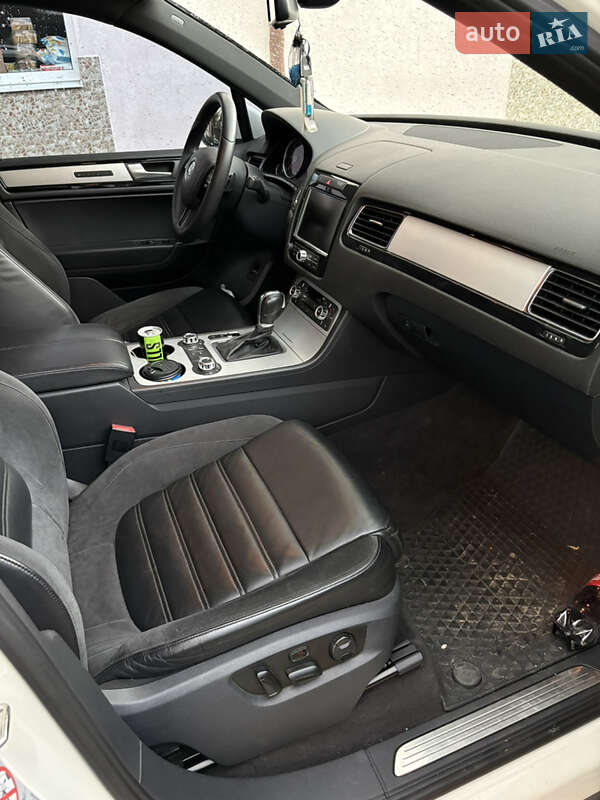 Позашляховик / Кросовер Volkswagen Touareg 2011 в Львові