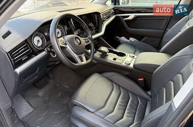 Позашляховик / Кросовер Volkswagen Touareg 2019 в 
