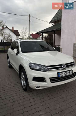 Внедорожник / Кроссовер Volkswagen Touareg 2011 в 