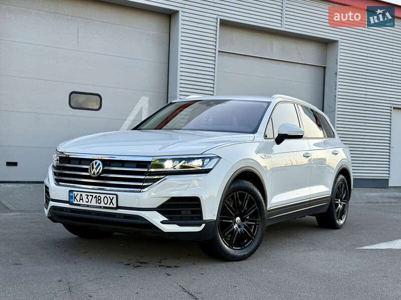 Позашляховик / Кросовер Volkswagen Touareg 2019 в 