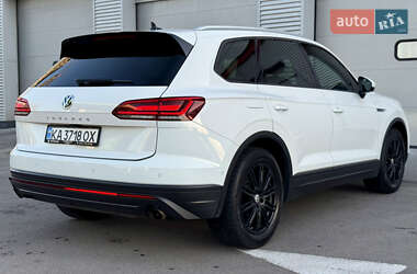 Позашляховик / Кросовер Volkswagen Touareg 2019 в 
