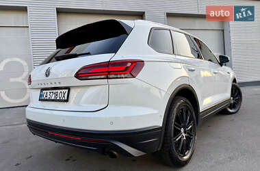 Позашляховик / Кросовер Volkswagen Touareg 2019 в 