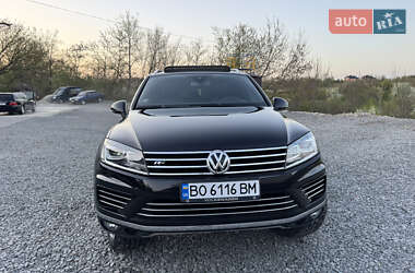 Внедорожник / Кроссовер Volkswagen Touareg 2015 в 