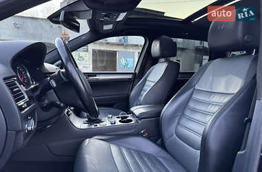 Внедорожник / Кроссовер Volkswagen Touareg 2015 в 