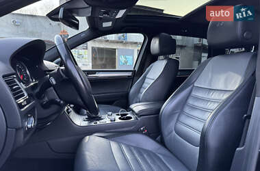 Внедорожник / Кроссовер Volkswagen Touareg 2015 в 