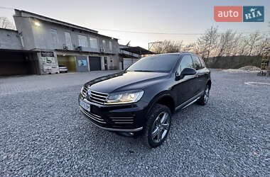Внедорожник / Кроссовер Volkswagen Touareg 2015 в 