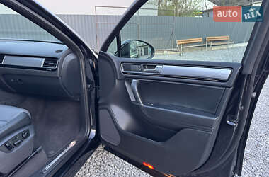 Внедорожник / Кроссовер Volkswagen Touareg 2015 в 