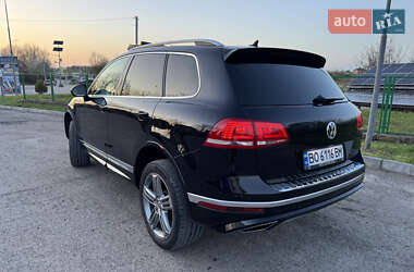 Внедорожник / Кроссовер Volkswagen Touareg 2015 в 