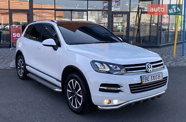 Внедорожник / Кроссовер Volkswagen Touareg 2013 в Киеве