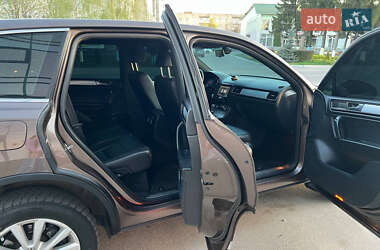 Позашляховик / Кросовер Volkswagen Touareg 2010 в 