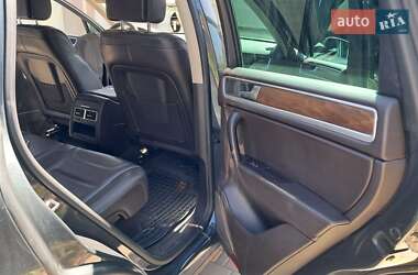 Внедорожник / Кроссовер Volkswagen Touareg 2013 в 
