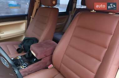 Позашляховик / Кросовер Volkswagen Touareg 2003 в 