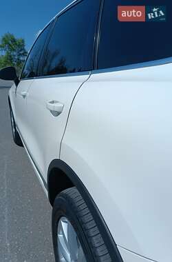 Внедорожник / Кроссовер Volkswagen Touareg 2011 в 