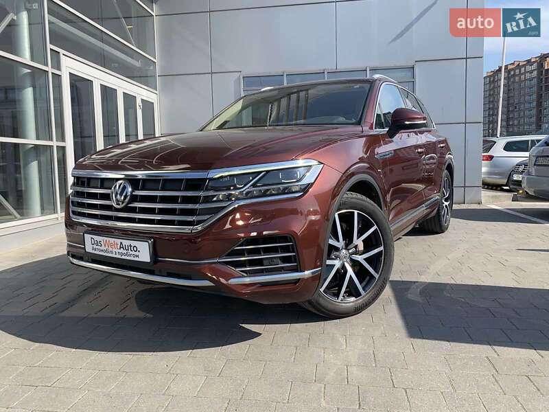 Внедорожник / Кроссовер Volkswagen Touareg 2019 в 