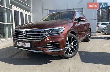 Внедорожник / Кроссовер Volkswagen Touareg 2019 в 