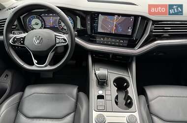 Позашляховик / Кросовер Volkswagen Touareg 2021 в 