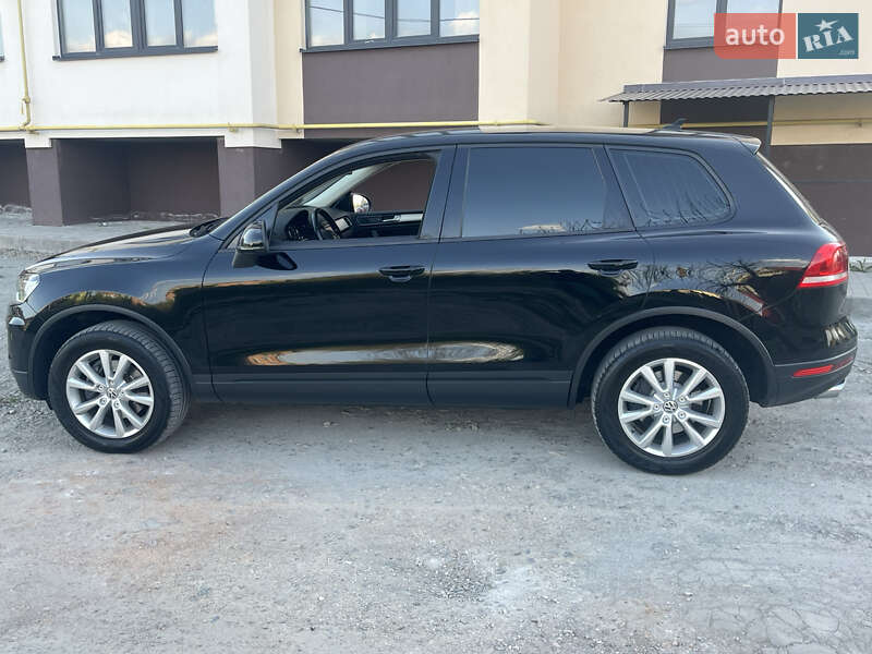 Внедорожник / Кроссовер Volkswagen Touareg 2015 в Каменец-Подольском