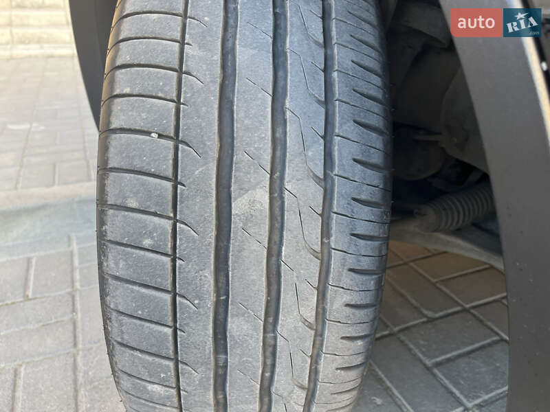 Внедорожник / Кроссовер Volkswagen Touareg 2015 в Каменец-Подольском
