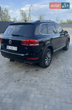 Позашляховик / Кросовер Volkswagen Touareg 2011 в 