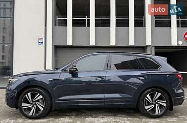 Позашляховик / Кросовер Volkswagen Touareg 2023 в 