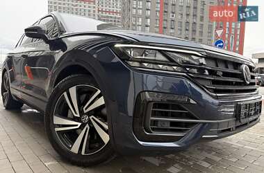 Позашляховик / Кросовер Volkswagen Touareg 2023 в 