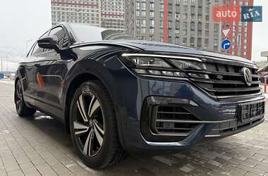 Позашляховик / Кросовер Volkswagen Touareg 2023 в 