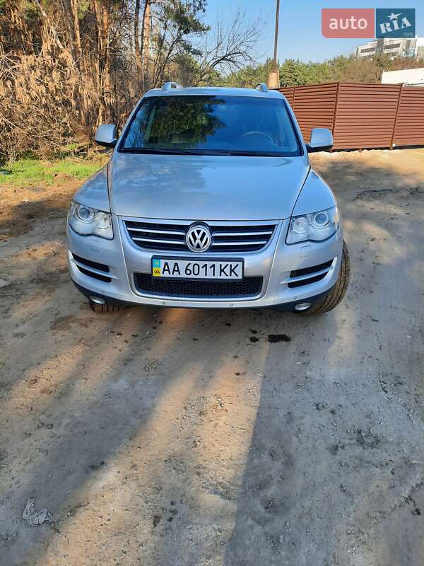 Внедорожник / Кроссовер Volkswagen Touareg 2008 в 