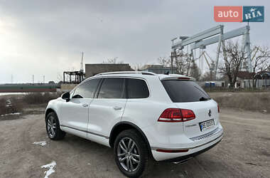 Внедорожник / Кроссовер Volkswagen Touareg 2015 в 