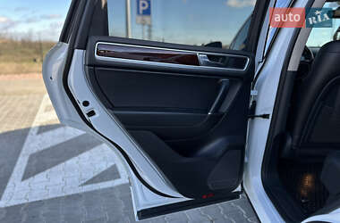 Внедорожник / Кроссовер Volkswagen Touareg 2015 в 