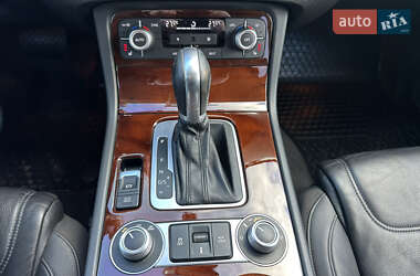 Внедорожник / Кроссовер Volkswagen Touareg 2015 в 