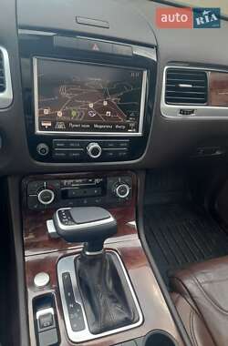 Внедорожник / Кроссовер Volkswagen Touareg 2014 в 