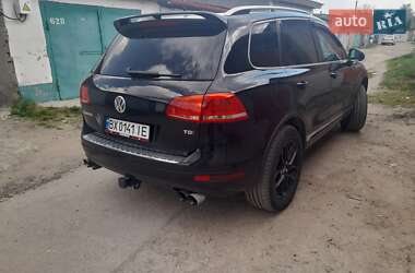 Внедорожник / Кроссовер Volkswagen Touareg 2014 в 