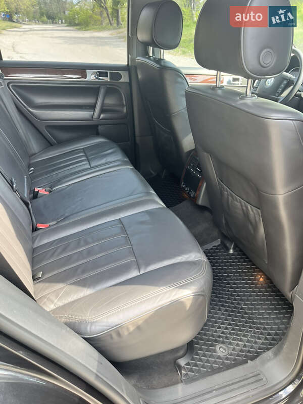 Позашляховик / Кросовер Volkswagen Touareg 2010 в Кременчуці