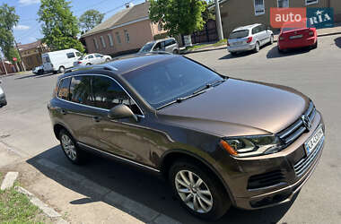 Внедорожник / Кроссовер Volkswagen Touareg 2010 в 