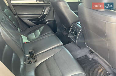 Внедорожник / Кроссовер Volkswagen Touareg 2010 в 