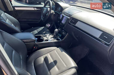 Внедорожник / Кроссовер Volkswagen Touareg 2010 в 