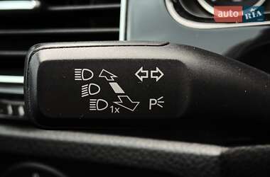 Позашляховик / Кросовер Volkswagen Touareg 2013 в 