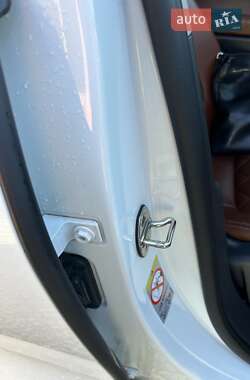 Позашляховик / Кросовер Volkswagen Touareg 2014 в 