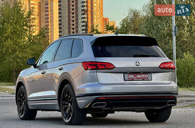Позашляховик / Кросовер Volkswagen Touareg 2018 в 