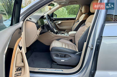 Позашляховик / Кросовер Volkswagen Touareg 2018 в 
