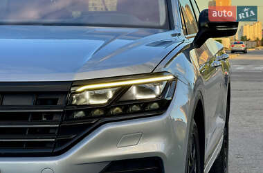 Позашляховик / Кросовер Volkswagen Touareg 2018 в 