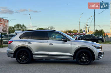 Позашляховик / Кросовер Volkswagen Touareg 2018 в 