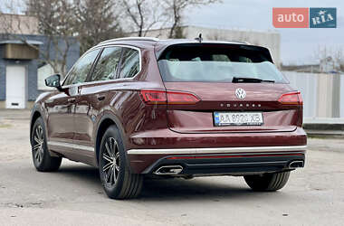 Позашляховик / Кросовер Volkswagen Touareg 2018 в 
