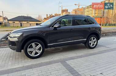 Позашляховик / Кросовер Volkswagen Touareg 2011 в Києві