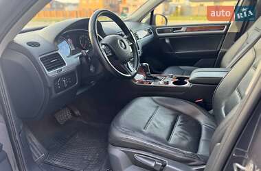 Позашляховик / Кросовер Volkswagen Touareg 2011 в 